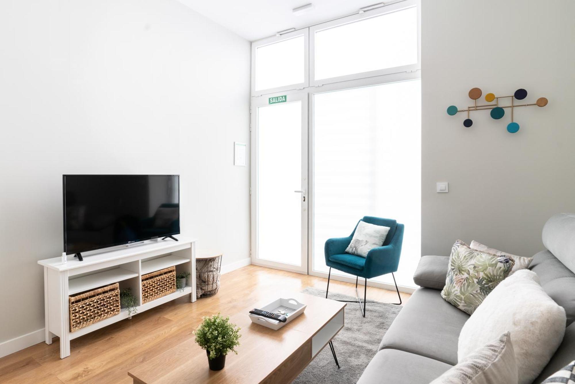 Bright And Airy 2 Bedroom Apartment In Madryt Zewnętrze zdjęcie