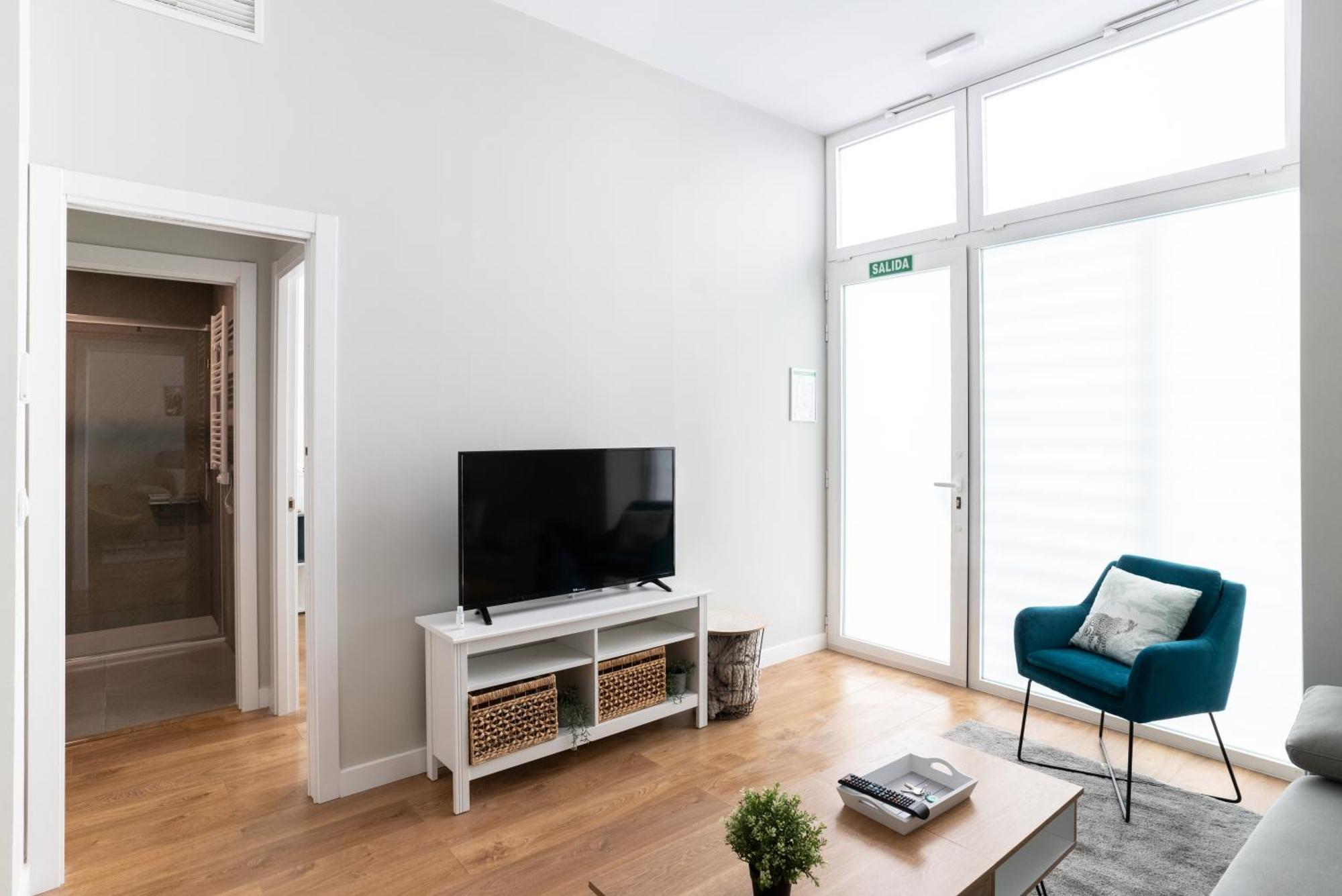 Bright And Airy 2 Bedroom Apartment In Madryt Zewnętrze zdjęcie