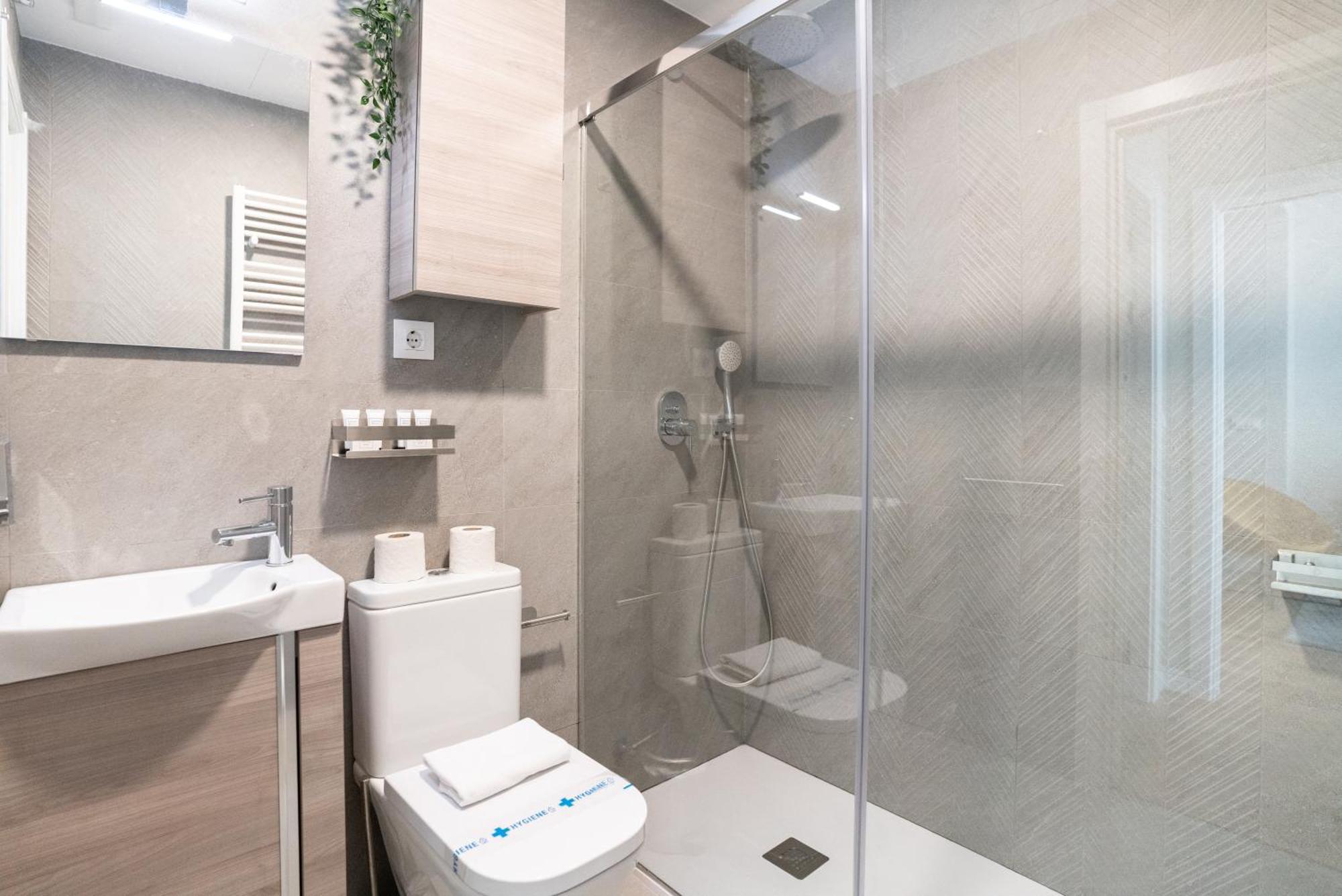 Bright And Airy 2 Bedroom Apartment In Madryt Zewnętrze zdjęcie